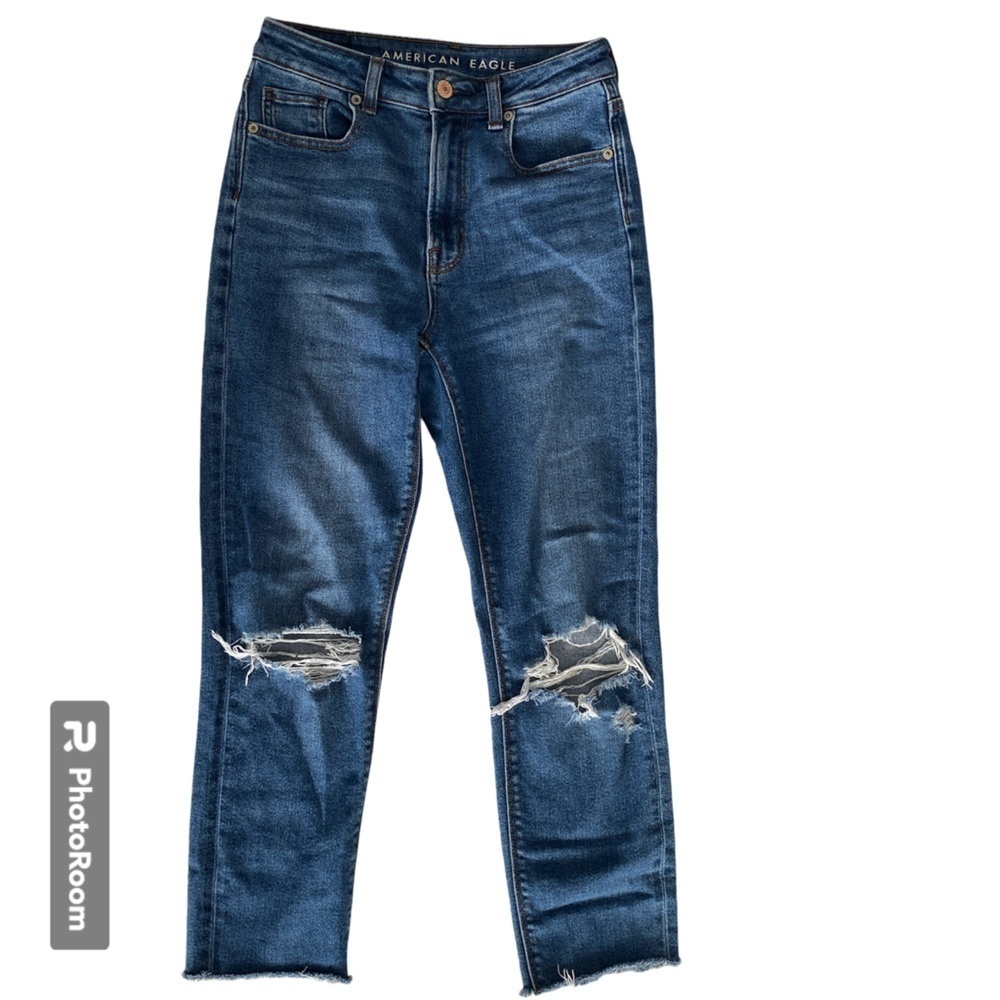AMERICAN Eagle Distressed Raw Hem Medium Wash Mom Jean Size 00 23 1/2”
